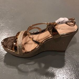 Rose gold wedges